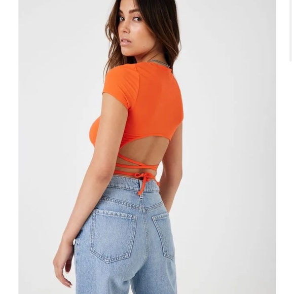 Garage Short Sleeve Cutout Stormi Tee - Picture 2 of 4